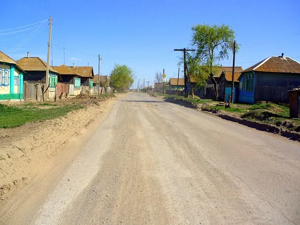Вулиця в Капустиному Яру влітку виглядає не набагато краще/ Фото: photogoroda.com