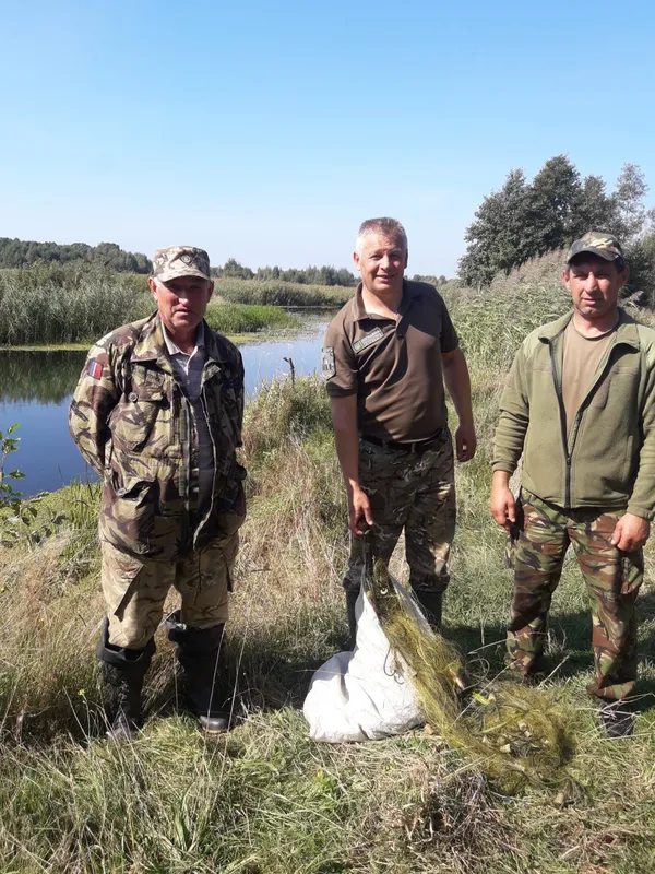 Волинські екоінспектори виловили 7 безгоспних сіток (фото)