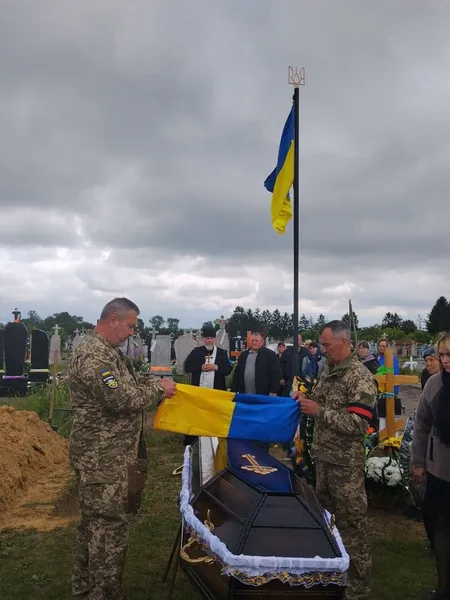 На Волині в останню дорогу провели Героя Олександра Дмитрука(фото)