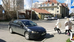 У Луцьку «ганяли» водіїв за паркування біля пішохідних переходів (фото)
