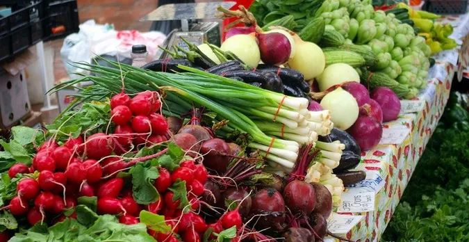 Ціни на ранні овочі летять вниз: що та скільки тепер коштує