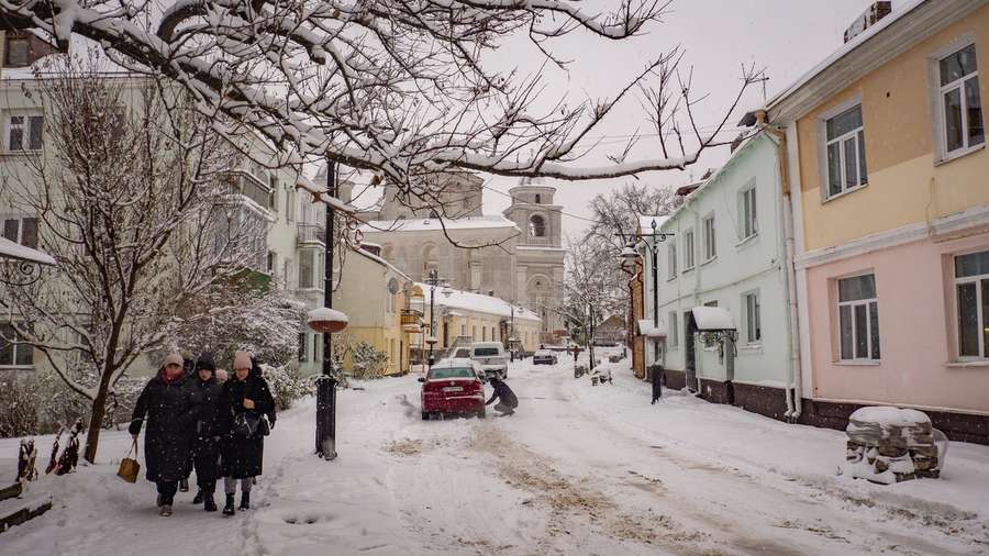 Луцьк запорошило снігом: Старе місто в перші дні зими (фото)