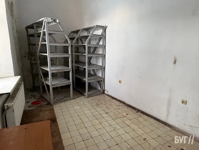Пляшки з алкоголю, пліснява і безлад: що лишилося після московських попів в Успенському соборі у Володимирі (фото)