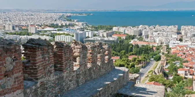 У Греції чоловік знайшов на смітнику мармурову 2000-річну статую (фото)
