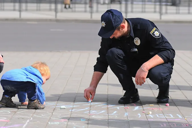 Ми відпочиваємо – вони працюють: реалії життя луцьких патрульних (фото)