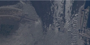 Показали перший супутниковий знімок знищеної Каховської ГЕС (фото)