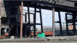 Великодні «вітання»: окупанти знову обстріляли коксохімічний завод на Донеччині (відео)