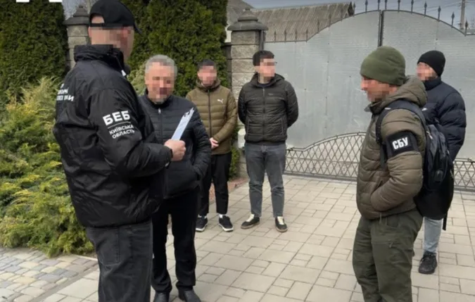 На Рівненщині московський піп виготовляв небезпечне вино (фото)
