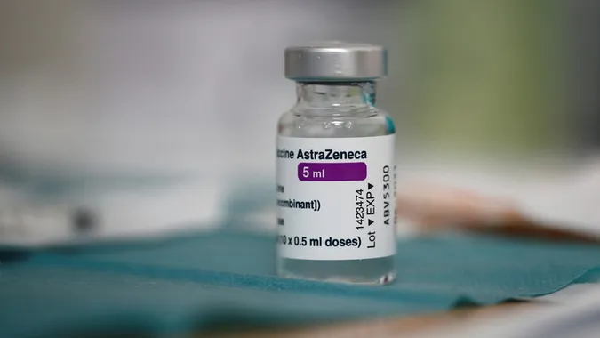 У Німеччині препаратом AstraZeneca вакцинуватимуть лише осіб віком від 60 років