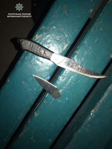 Лучанин погрожував порізатися ножем: завадили патрульні (ВІДЕО, ФОТО)