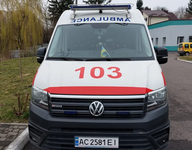 У Луцьку медики врятували літню жінку на вулиці без ознак життя