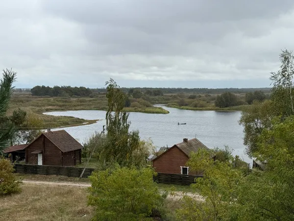 Магазин раз на тиждень і менше десятка жителів: чим село у серці Полісся приваблює туристів (фото)
