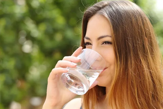 Скільки води справді слід випивати щодня: ви могли цього не знати