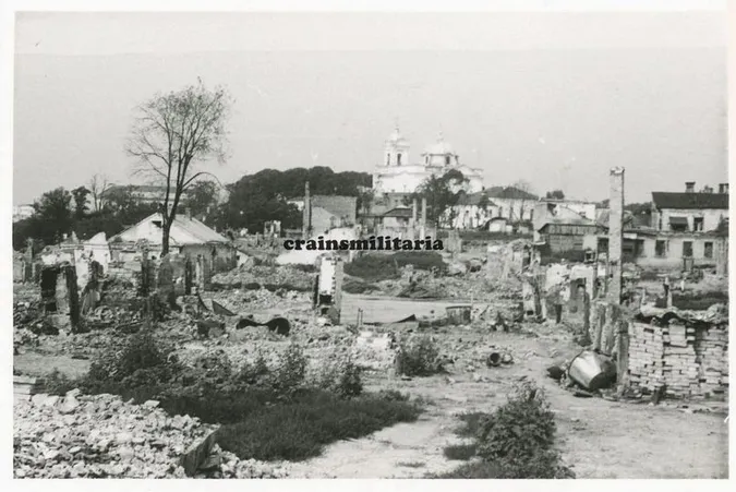 Луцьк в руїнах: показали розгромлений центр міста в роки Другої світової війни (фото)