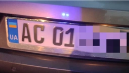 У Луцьку водія покарали за нестандартний номер авто (фото)