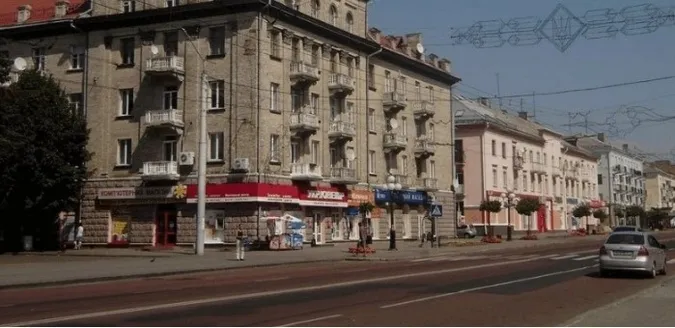У центрі Луцька на переході пенсіонер збив двох людей: як його покарали
