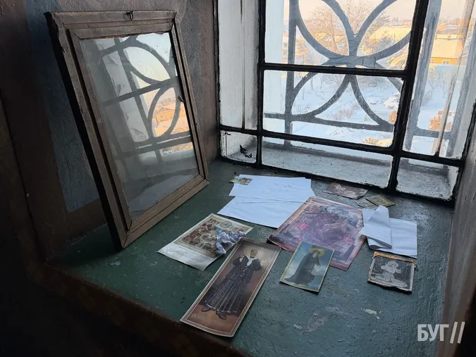 Пляшки з алкоголю, пліснява і безлад: що лишилося після московських попів в Успенському соборі у Володимирі (фото)