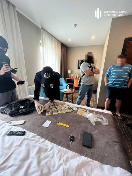У Львові затримали експоліцейського з трьома кіло кокаїну (фото, відео)