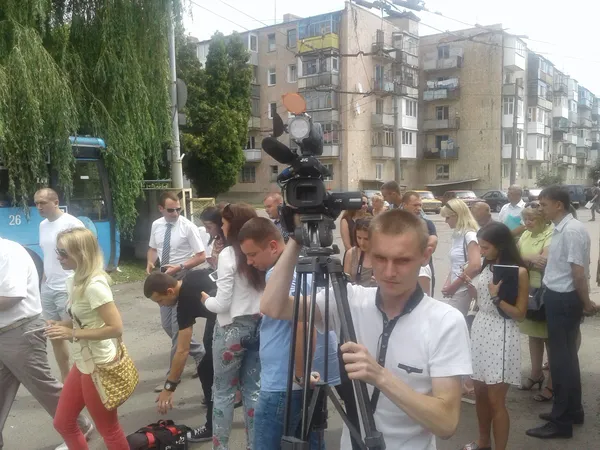 Всі ідуть дивитись на відремонтовану мийку