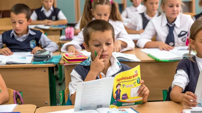 Волинь - серед лідерів за кількістю україномовних шкіл (інфографіка)