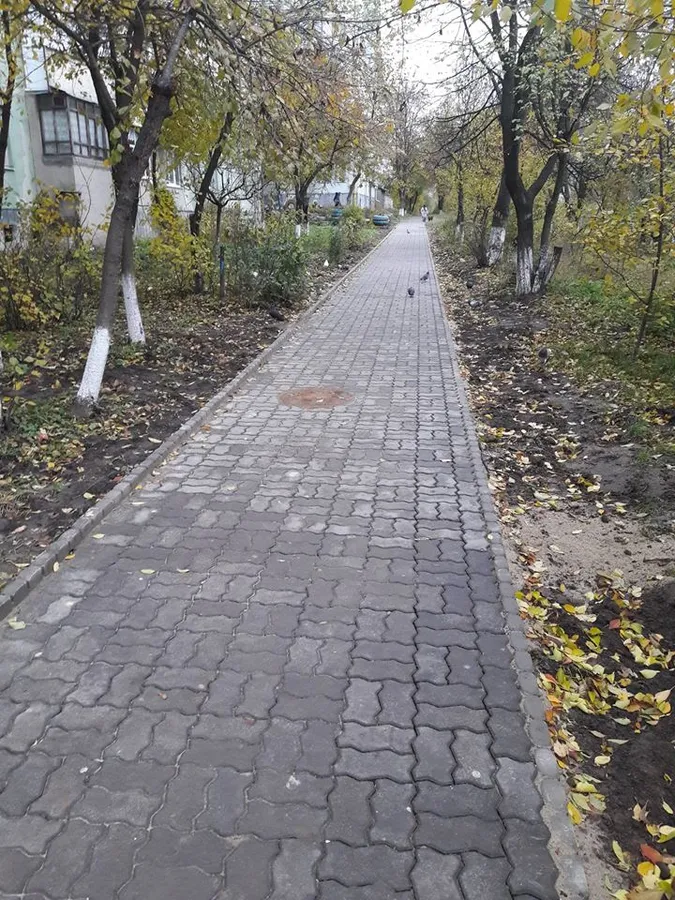 На Кравчука відремонтували пішохідну доріжку (фото)