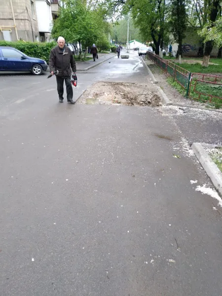 У Луцьку після ремонтних робіт забули про дорогу (фото)