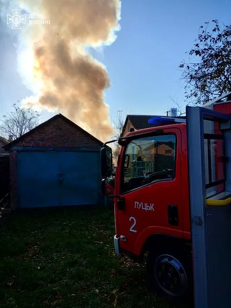 У Луцьку згоріла господарська будівля (фото)