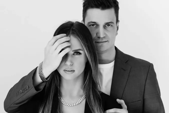 Модель Маремуха офіційно розлучилася з чоловіком-французом
