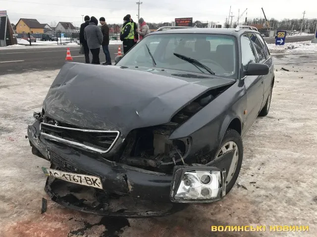 Під Луцьком на АЗС сталась аварія з потерпілими (фото, відео)