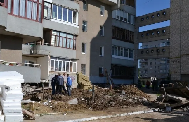 Попри заборону будівництво багатоповерхівки у Луцьку триває