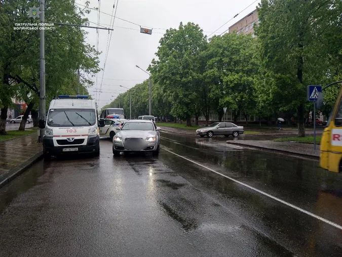 У Луцьку на переході збили чоловіка