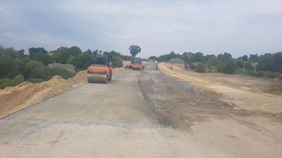 Ремонтують дорогу Н-22 Устилуг – Луцьк – Рівне (фото)