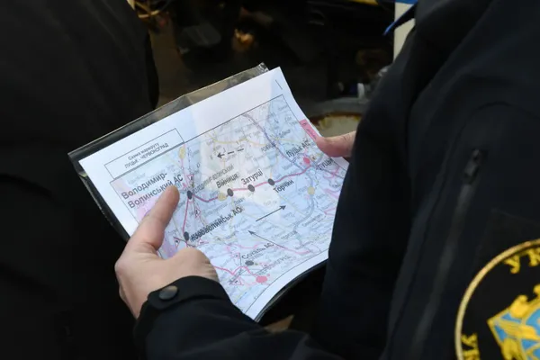 Зупинка заборонена: у Луцьку перевіряють приміські та міжміські маршрутки (фото)