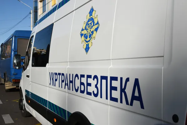Зупинка заборонена: у Луцьку перевіряють приміські та міжміські маршрутки (фото)