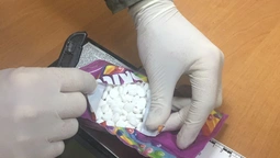 На "Ягодині" знайшли наркотики в упаковках з-під M&Ms та  Skittles