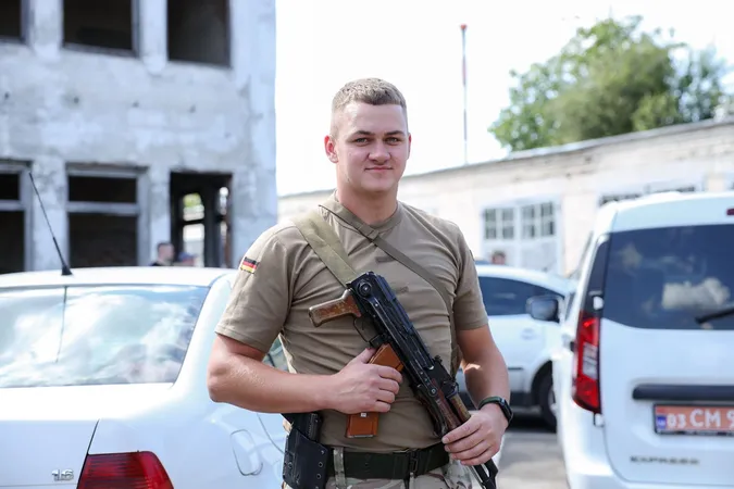 Поліцейські-добровольці з Волині вирушили у зону бойових дій (фото)