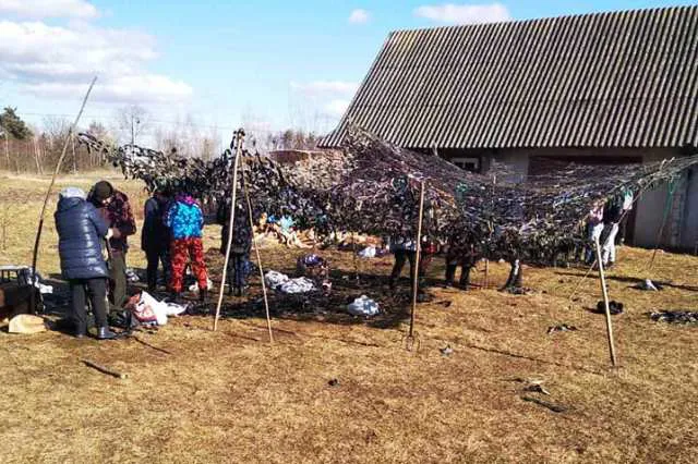 Були браконьєрські – стали маскувальні: екоінспектори Волині плетуть сітки