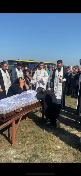 Зустріли на колінах: на Волині попрощалися з воїном Олександром Шевчуком (фото)