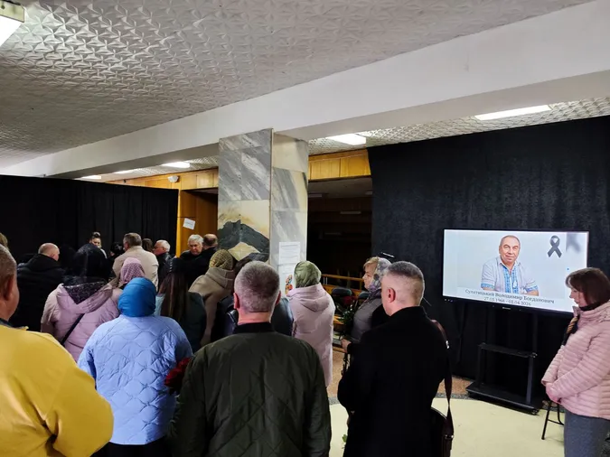 На Волині попрощались із знаним архітектором Володимиром Сулятицьким (фото)