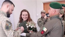 Військова з Волині вийшла заміж за воїна-іноземця, який захищає Україну (фото)