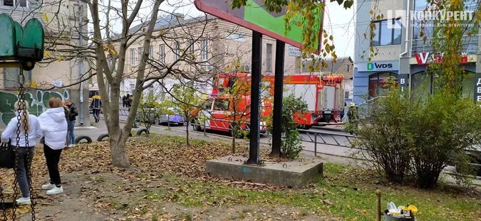 У центрі Луцька палає квартира (фото,відео). ОНОВЛЮЄТЬСЯ
