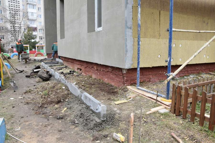 У Луцьку почали ремонтувати заклади освіти (фото)