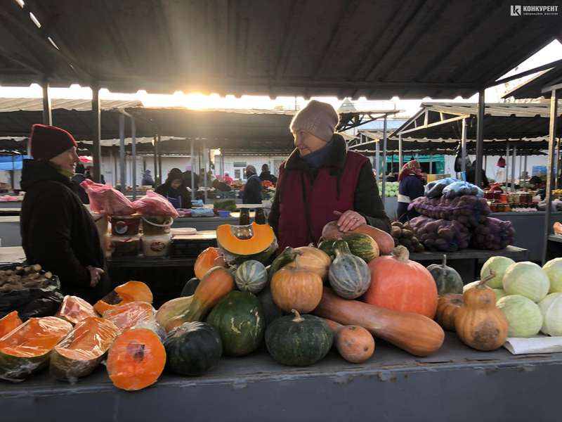 Центральний ринок: скільки коштують багаті на вітаміни овочі (фото)
