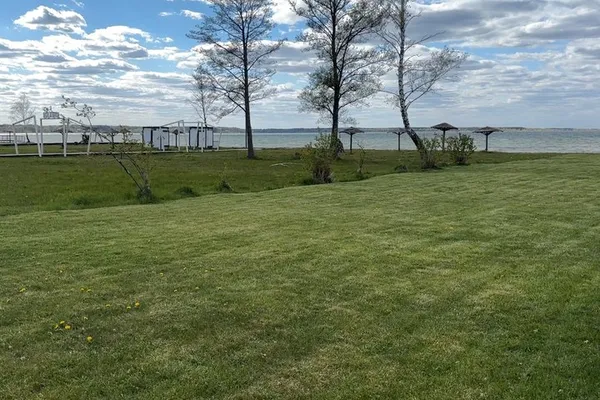 Лагодять, облагороджують, фарбують: Шацька громада готується до туристичного сезону (фото)