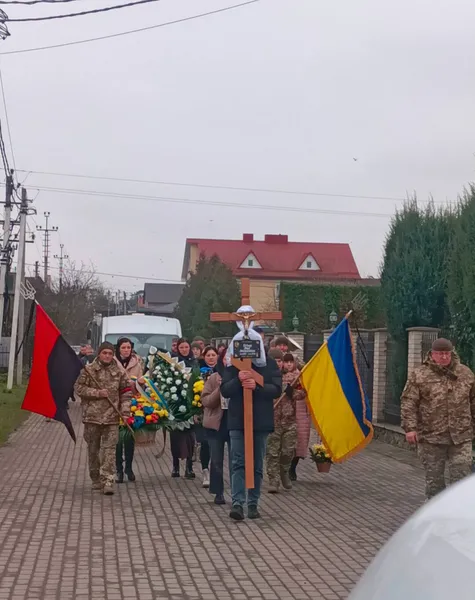 Понад рік був зниклим безвісти: у Струмівці попрощалися із воїном Іваном Шевчуком (фото)