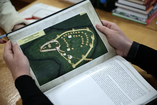 Волинський дослідник присвятив нову книгу 600-річчю з'їзду монархів у Луцьку (фото)