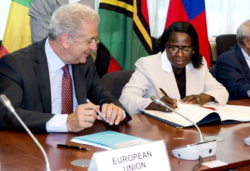Для міністра закордонних справ Гренади підписання безвізу стало рідкісною нагодою для поїздки у Брюссель
