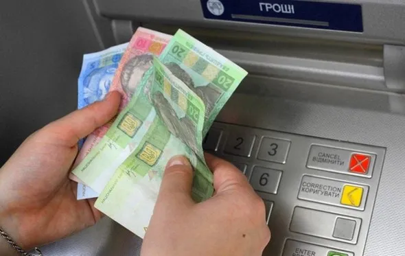 Скасування стипендій суперечить закону, – Міносвіти