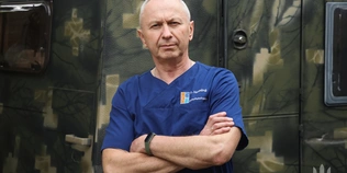 Понад 100 тисяч пролікованих зубів: у «Сталевій Сотці» розповіли про унікального фронтового медика (фото)