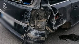 Відірвало колесо: у Луцьку Volkswagen протаранив Opel (фото)